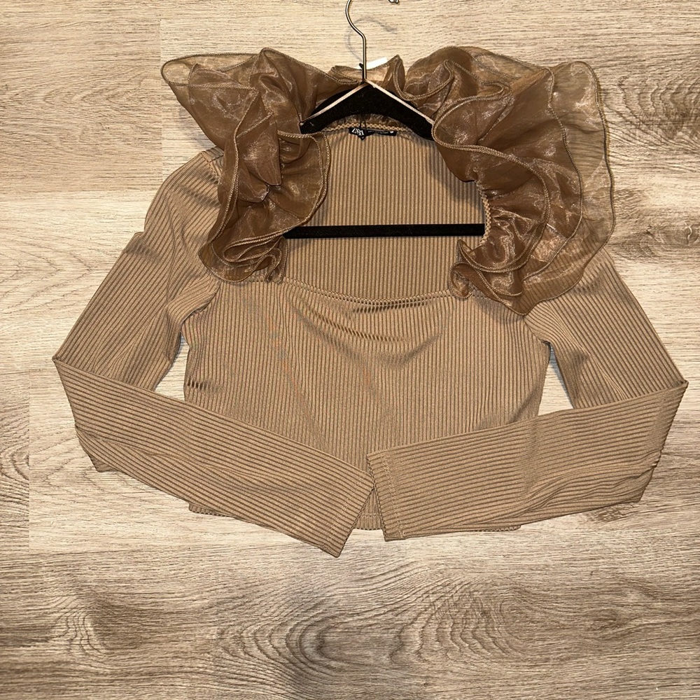 ‼️SALE‼️ Zara crop long sleeve shirt